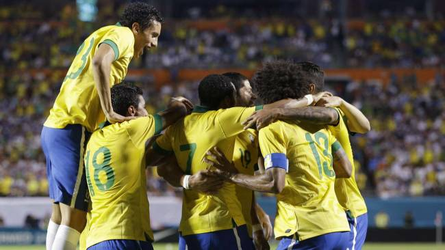 众多球迷控诉申花外联张川对球迷态度恶劣，曾粗暴推搡小球迷😡.