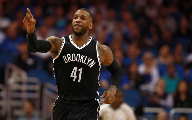 他考虑到更 他考虑到更